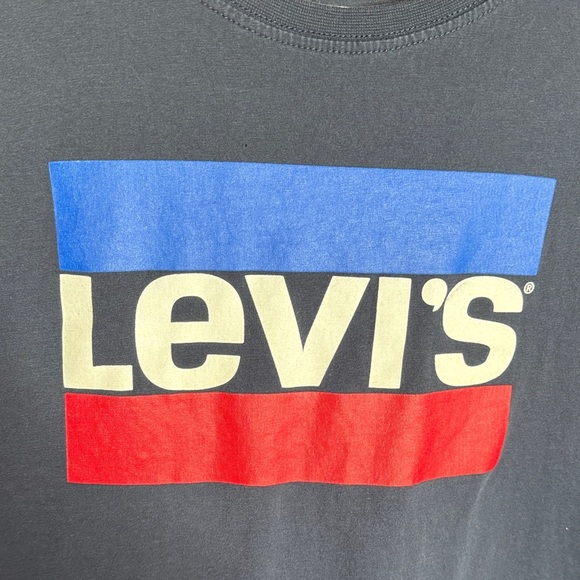 Levi's Navy Blue and Red Logo Tee Size XL (18/20) - Picture 3 of 5